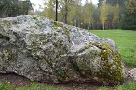Püha kivi Kõveri külas