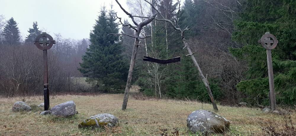 Kassinurme Püha Hiie värav