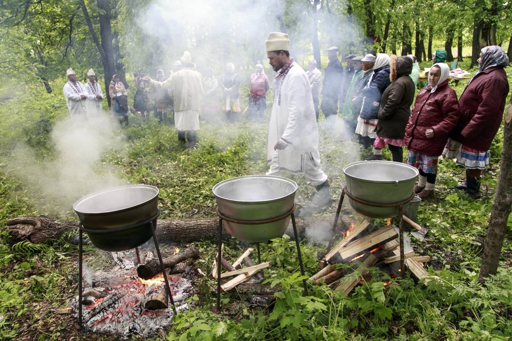 Марийское моление в священной роще