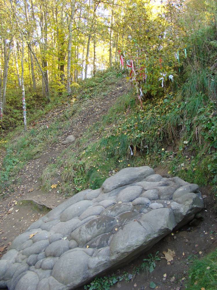 Девичий камень