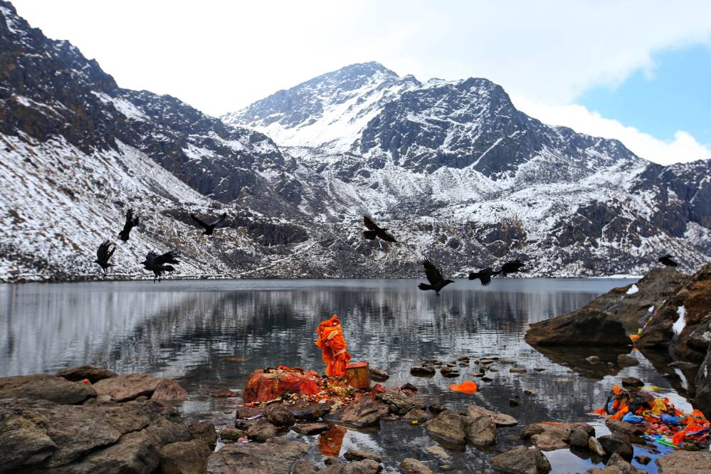 Священное озеро Госайкунда