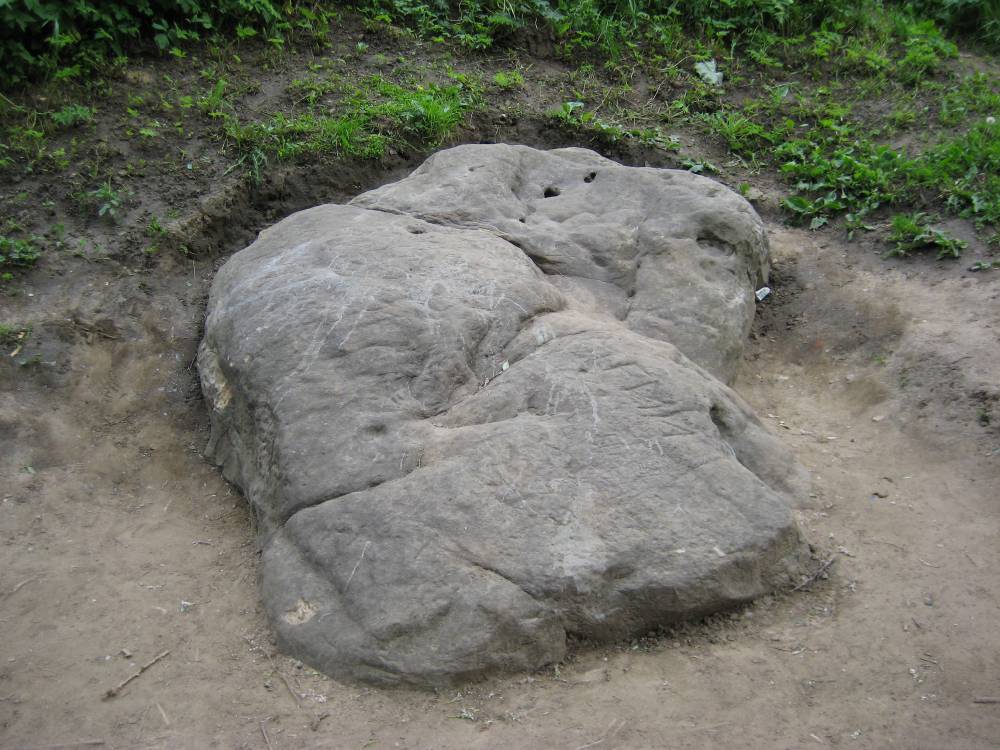 Девий камень