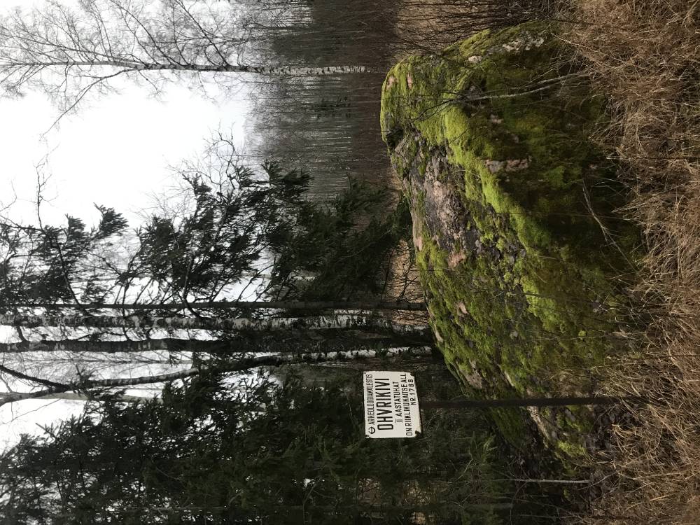 Arussaare püha kivi