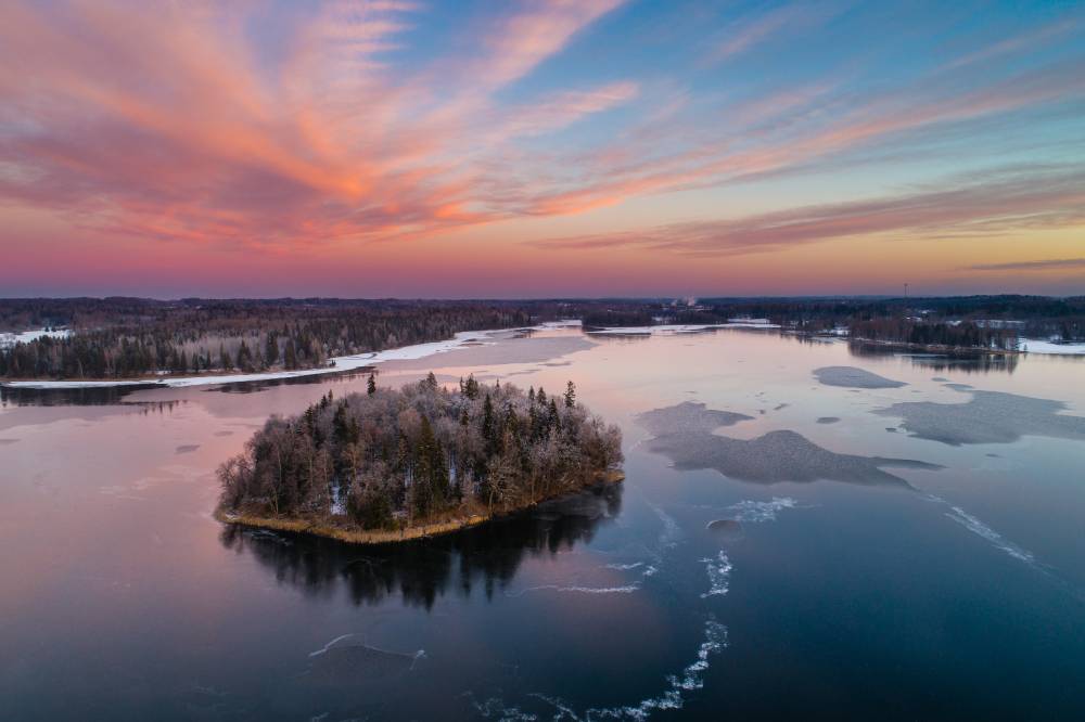 Värvid Pühajärve kohal