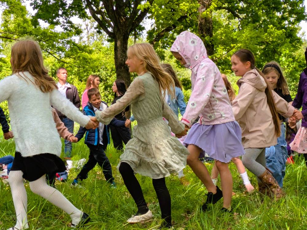 Tantslust hiies toob naeru näole