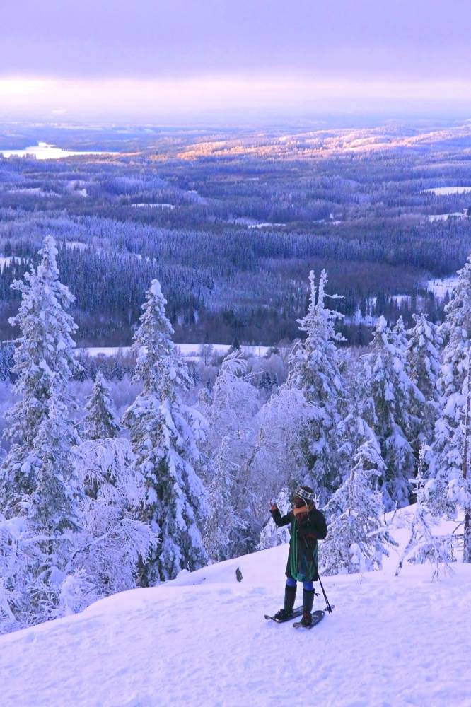 Turisti Akka-Kolilla