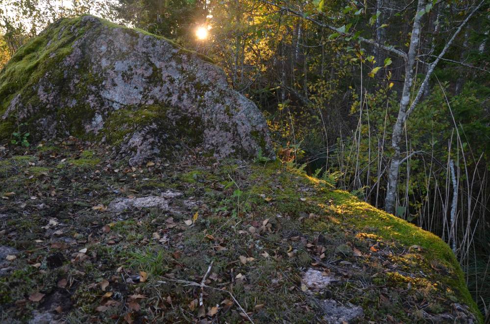 Kalevikivi ja õhtupäike